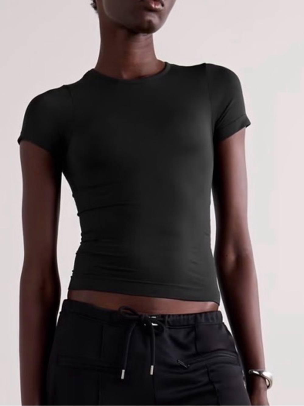 🖤 NWT SKIMS Soft Smoothing T-Shirt | Eclipse | M | NWT ✨ 💫